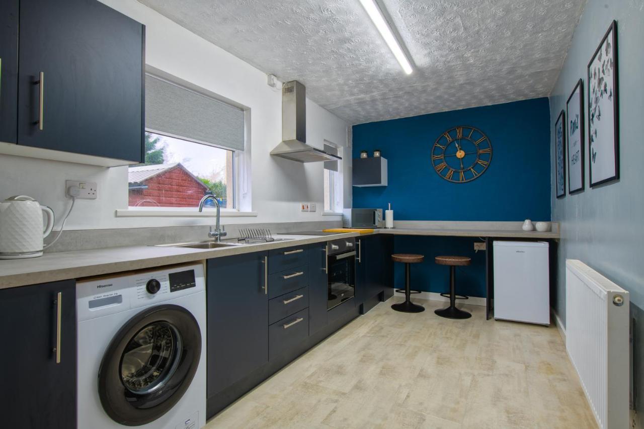 Rookwood House - Spacious Home With Free Parking - Short Stay Leeds Лидс Экстерьер фото
