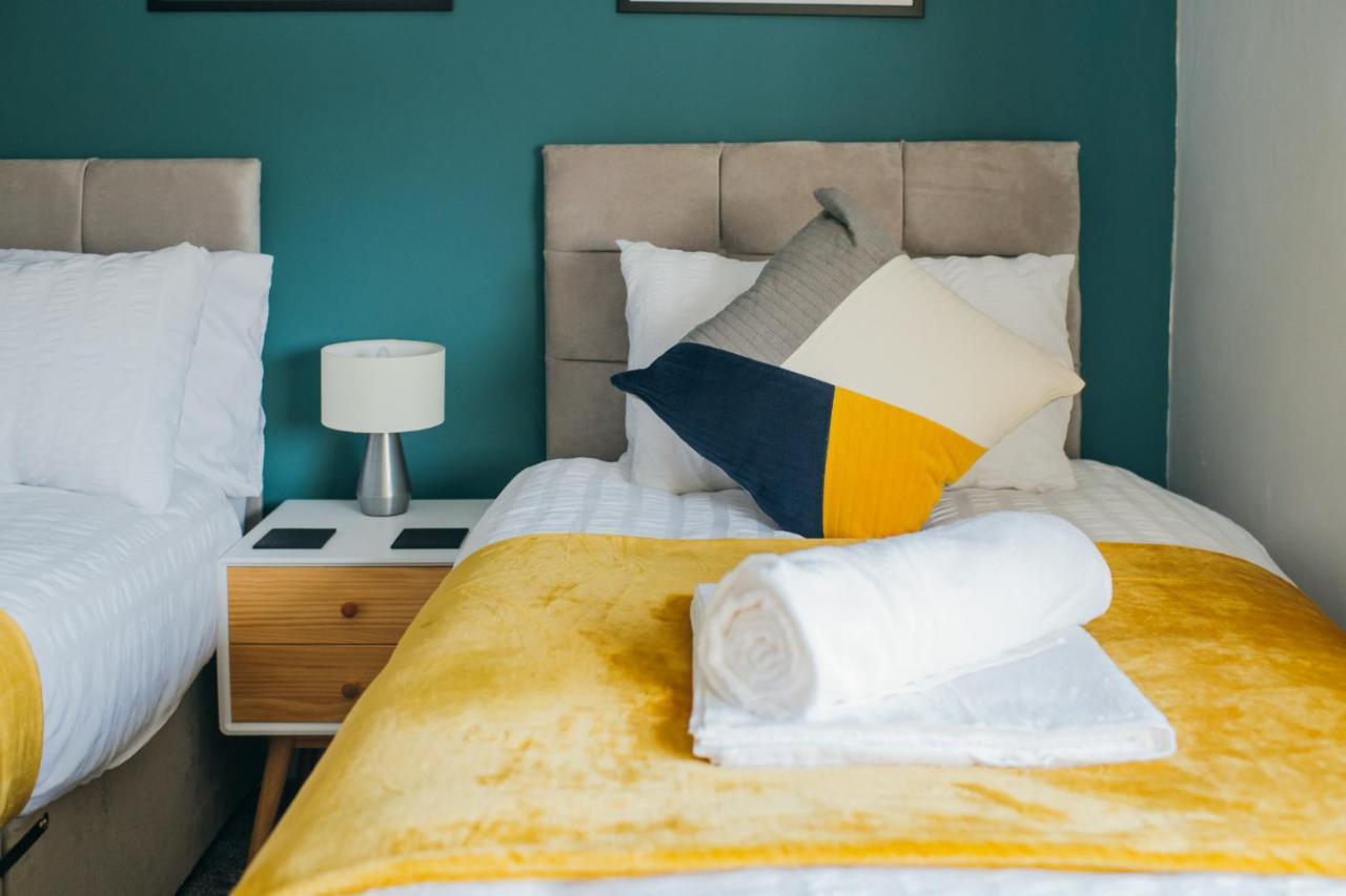 Rookwood House - Spacious Home With Free Parking - Short Stay Leeds Лидс Экстерьер фото
