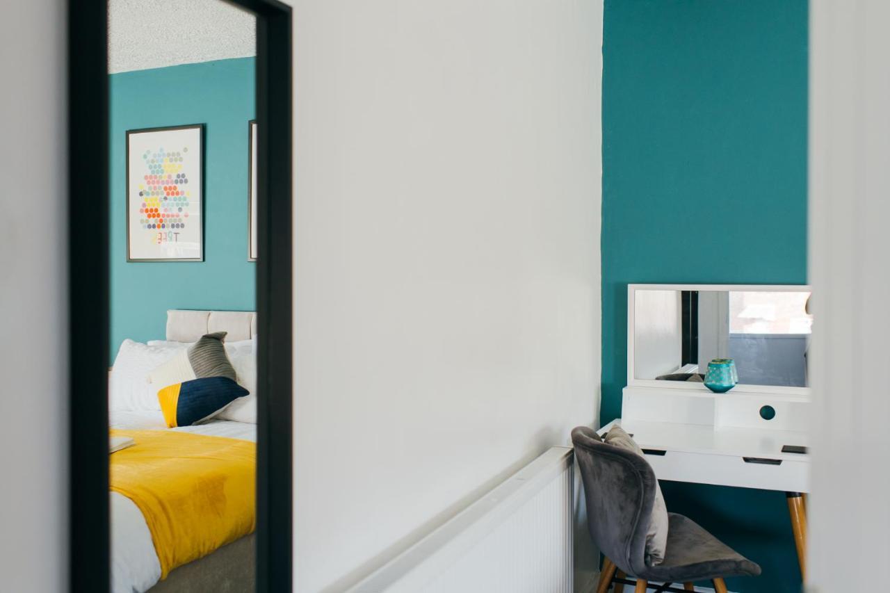Rookwood House - Spacious Home With Free Parking - Short Stay Leeds Лидс Экстерьер фото