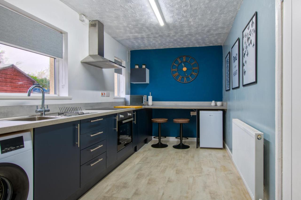 Rookwood House - Spacious Home With Free Parking - Short Stay Leeds Лидс Экстерьер фото